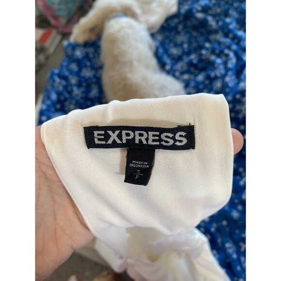 LAST CHANCE Express Small White Cream Ruffle Button Blouse - Picture 6 of 6